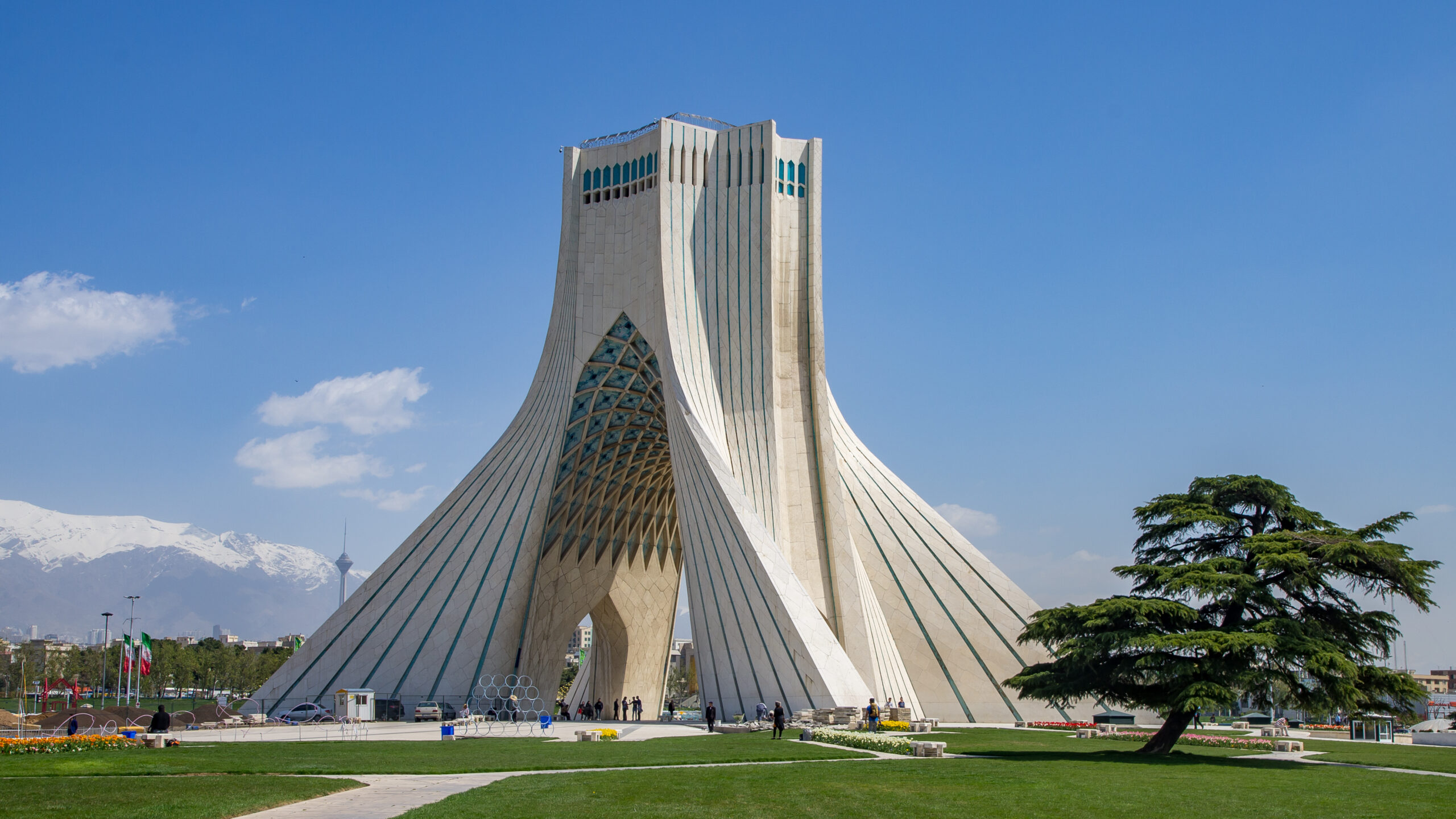 หอคอยอาซาดี (Azadi Tower)